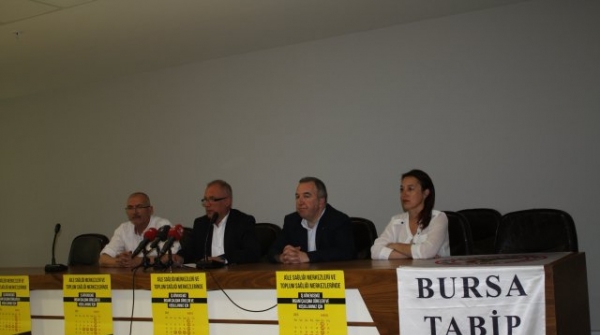 BİRİNCİ BASAMAK SAĞLIK ÇALIŞANLARI İNSANİ ÇALIŞMA KOŞULLARI VE İŞ GÜVENCESİ İÇİN MÜCADELESİNİ KARARLILIKLA SÜRDÜRECEK!