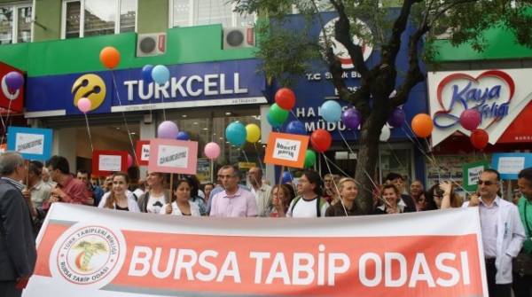 “EŞİT, NİTELİKLİ, ULAŞILABİLİR ÜCRETSİZ SAĞLIK HAKKI VE ÖZLÜK HAKLARIMIZ İÇİN GÖREV’DEYİZ!”