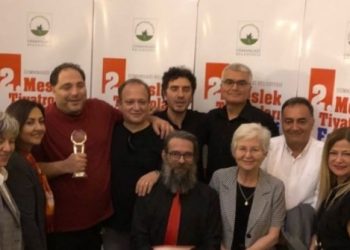 Osmangazi Belediyesi 2. Meslek Tiyatroları Festivali En İyi Oyun Ödülünü "BURSA TABİP ODASI PARANTEZ SAHNESİ" aldı.