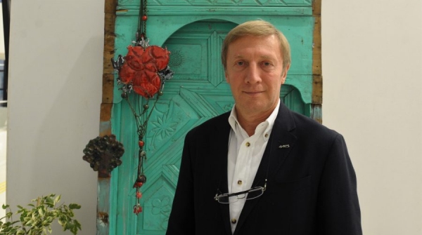 Dr. Tayfun Açıkgöz’ün "Kapıların Dünyası" konulu fotoğraf sergisi açıldı.