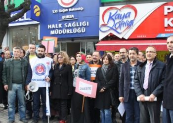 Mersin’de sözleşmesi feshedilen Aile Hekimleri için Basın Açıklaması