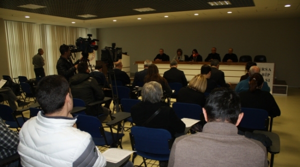 YASTA DEĞİL, İSYANDAYIZ !!KADINA YÖNELİK ŞİDDET BİTMELİDİR !!