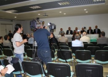 RENAULT İŞÇİLERİNE YAPILAN SALDIRLARI KINIYORUZ! DİRENEN METAL İŞÇİLERİNİN YANINDAYIZ