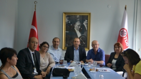 Hastaneler İnsanların Fişlenmesi İçin Bilgi Toplayamaz, Sağlık Emekçileri Buna Alet Edilemez