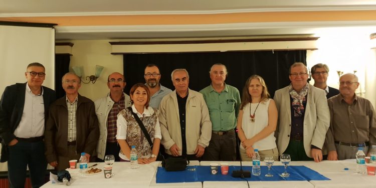 ”Edebiyat… Şart mıdır ?”