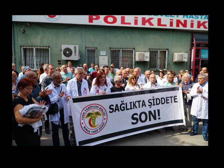 Hekimler İsyanda: Yasa için kaç hekim ölmesini bekliyorsunuz?