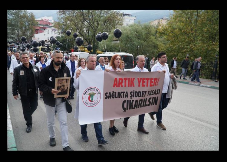 Hekimler isyanda: Sağlıkta Şiddet Yasası hemen şimdi!