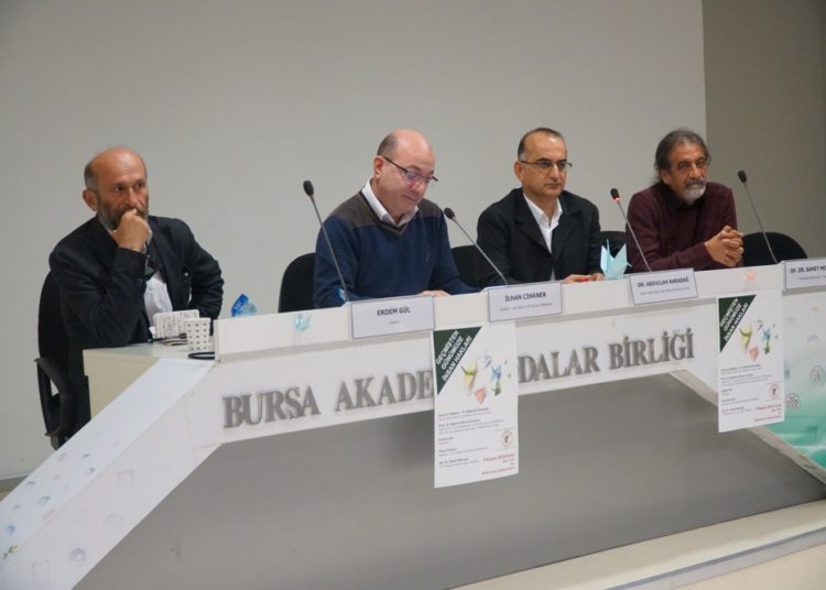 “Geçmişten Günümüze İnsan Hakları” paneli yapıldı