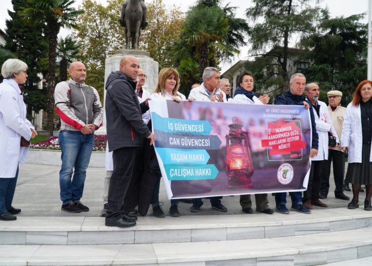 Kanun Teklifi Geri Çekilsin; HEKİMLİK YAPMAK İSTİYORUZ!