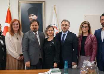 Dr. Güzide Elitez, Bursa Barosu’nu ziyaret etti.