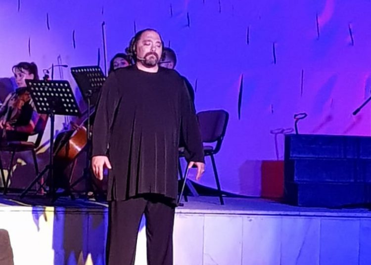 Parantez Sahnesi Osmangazi Belediyesi 3. Meslek Tiyatroları Festivaline katıldı