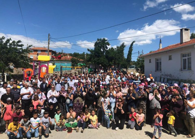 Karaağız Köyü Muhtarlığı Yardımlaşma ve Dayanışma Derneği’nden Odamıza Teşekkür Plaketi