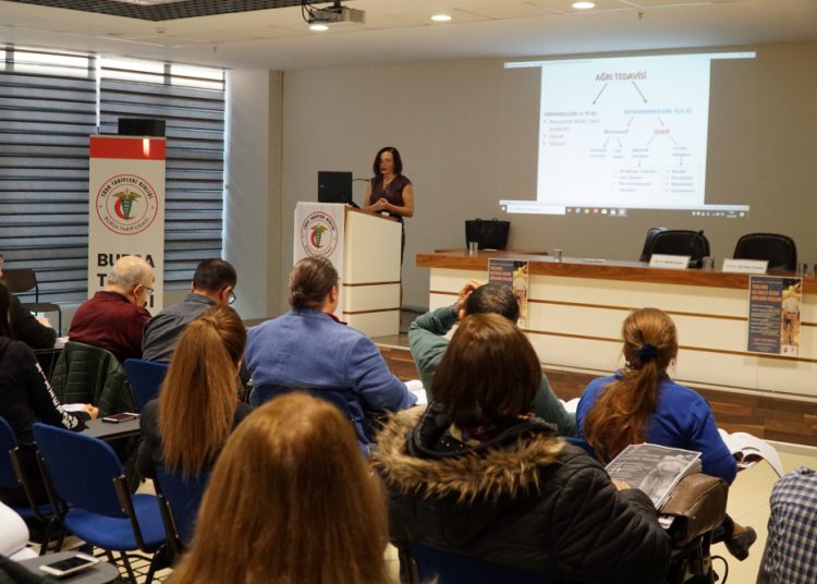 Yaşlılarda Kas İskelet Sistemi Ağrılarına Yaklaşım Sempozyumu yapıldı