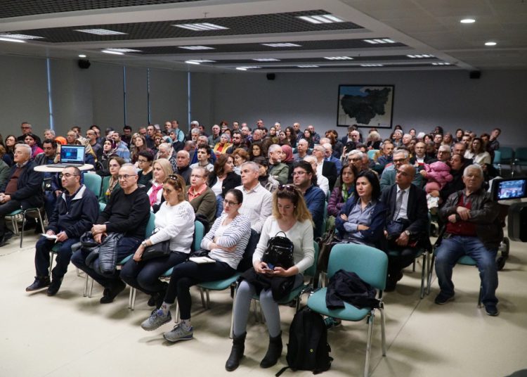 Her Yönü ile Yeni Coronavirüs Enfeksiyonu (COVID-19)