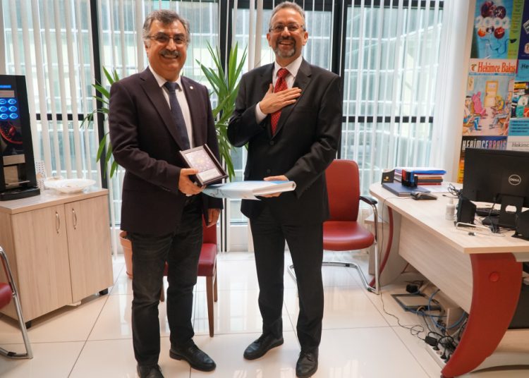 STE / Hipertiroidinin Hem Tanısı Kolay, Hem de Tedavisi