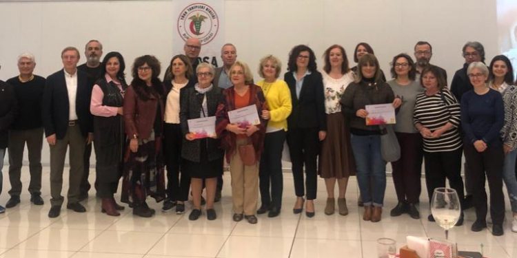 Sanatçı Hekimler Sergisi açıldı