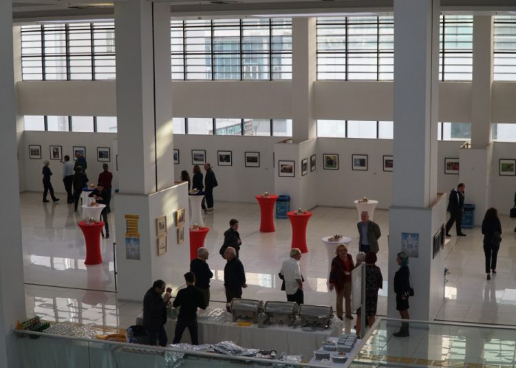 Sanatçı Hekimler Sergisi açıldı