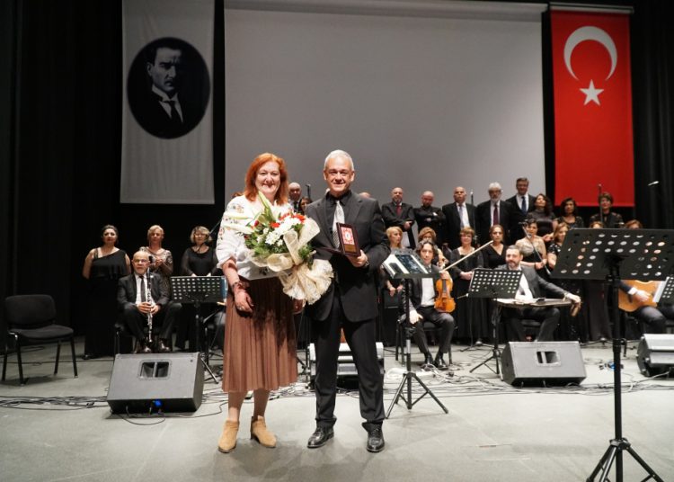 Türk Sanat Müziği Korosu konseri yapıldı.