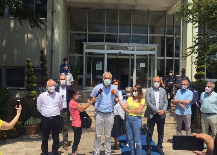 Prof.Dr.Kayıhan PALA Halk Sağlığının Kararlı Savunucusu Türk Tabipleri Birliği’nin Onurudur!