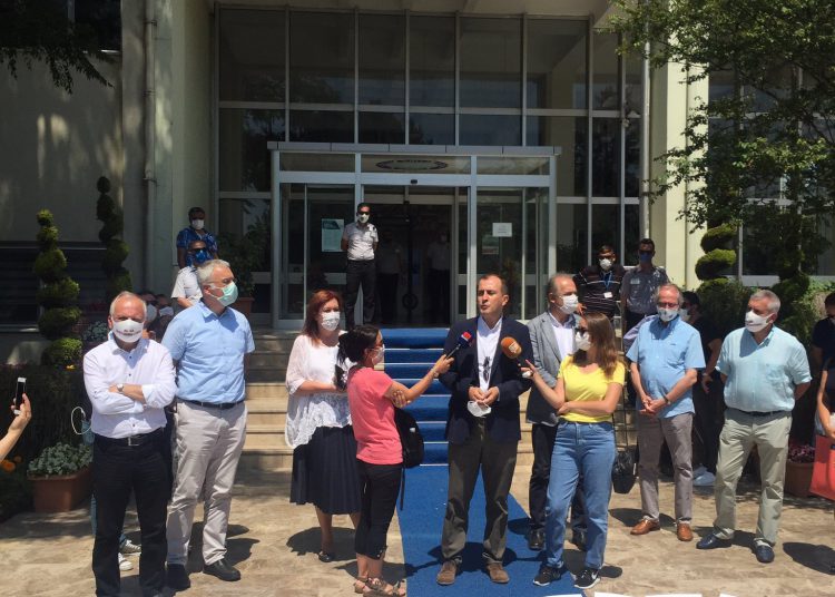 Prof.Dr.Kayıhan PALA Halk Sağlığının Kararlı Savunucusu Türk Tabipleri Birliği’nin Onurudur!