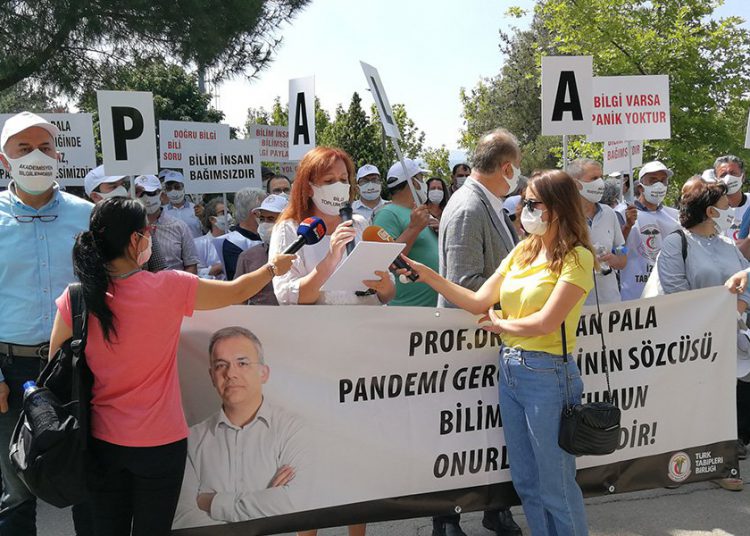 Prof.Dr.Kayıhan PALA Halk Sağlığının Kararlı Savunucusu Türk Tabipleri Birliği’nin Onurudur!
