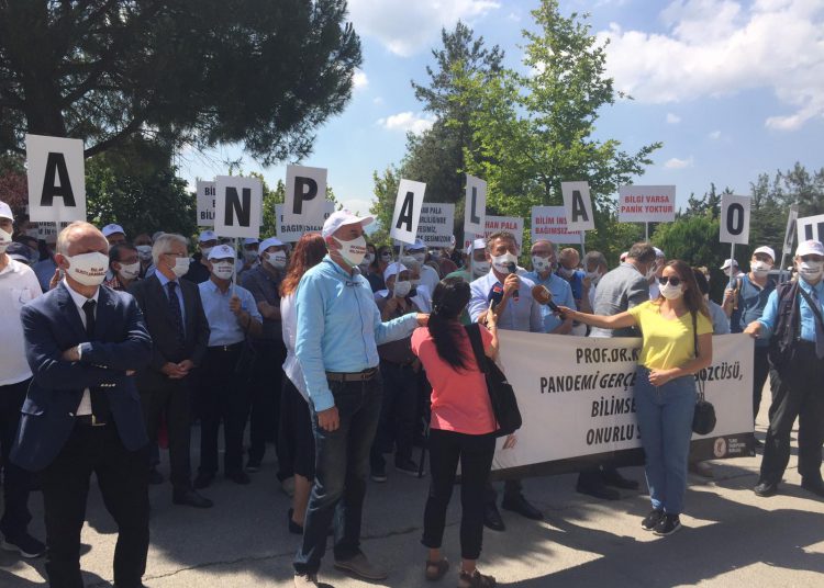 Prof.Dr.Kayıhan PALA Halk Sağlığının Kararlı Savunucusu Türk Tabipleri Birliği’nin Onurudur!