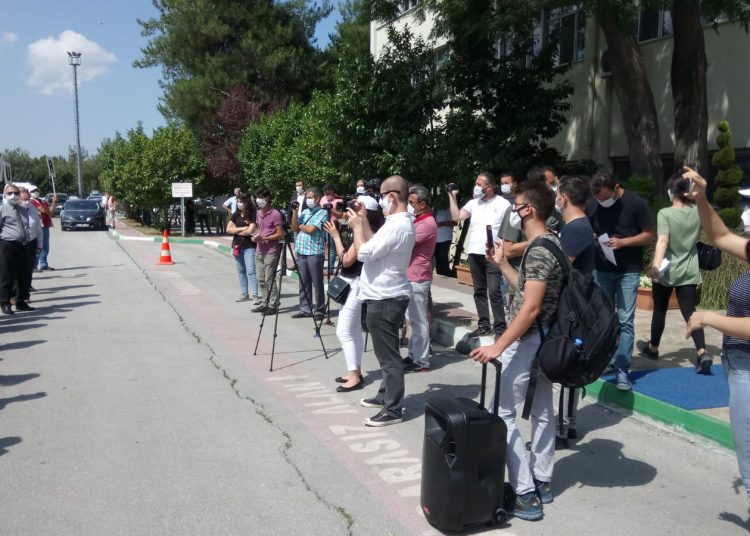 Prof.Dr.Kayıhan PALA Halk Sağlığının Kararlı Savunucusu Türk Tabipleri Birliği’nin Onurudur!