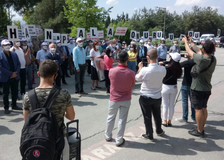 Prof.Dr.Kayıhan PALA Halk Sağlığının Kararlı Savunucusu Türk Tabipleri Birliği’nin Onurudur!