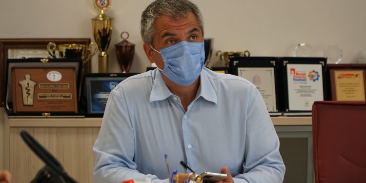 Pandemi tüm hızıyla devam ediyor