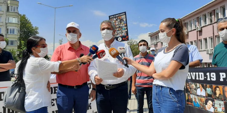“Hekimler için alkışların yerini hüzün almıştır”