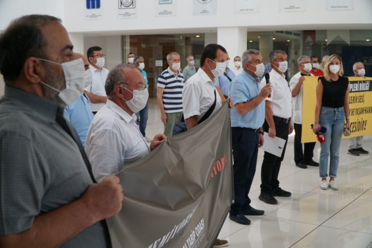 Salgınla mücadelenin yolu Tabip Odalarına saldırmak değildir