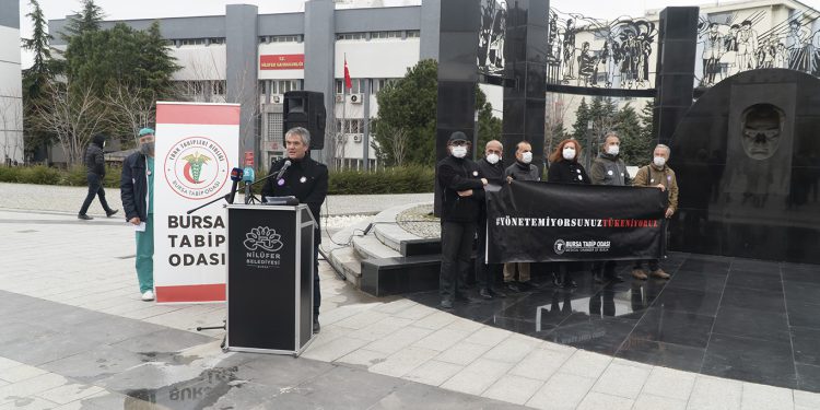 COVID-19 Nedeniyle Kaybettiğimiz Hekim ve Sağlık Çalışanlarını Anıyoruz