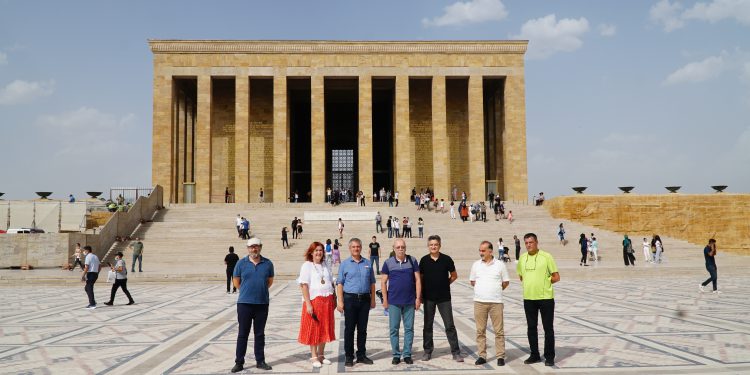 BTO Büyük Kongre Delegeleri Anıtkabir’i ziyaret etti