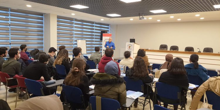 İntörn Hekim Eğitimleri Sürüyor