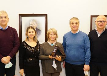 BTO’dan Av. Ziynet Özçelik’e Teşekkür Plaketi