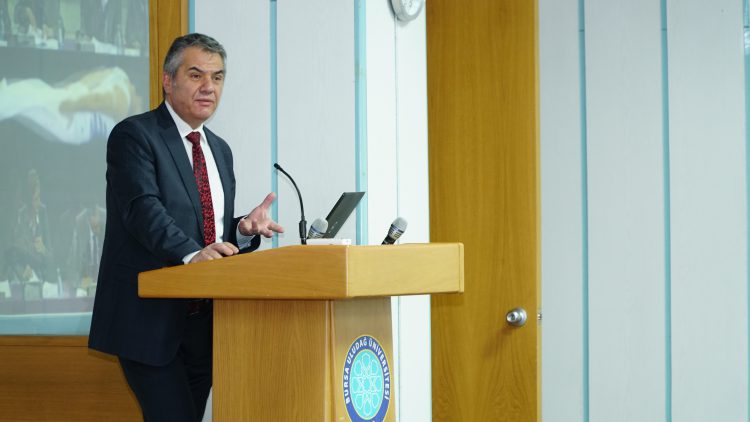 Sürekli Tıp Eğitimi Yayınlarımıza Destek Verenlere Teşekkür Plaketi