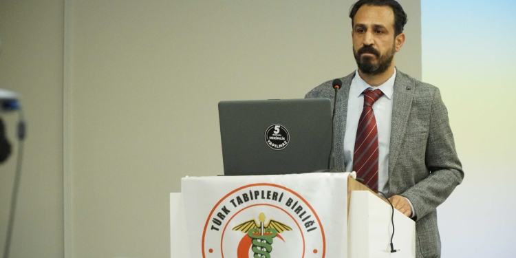 Doç. Dr. Mehmet Bayrak, HPV ve HPV Bağlantılı Kadın Kanserleri’ni anlattı