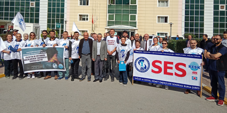 Bursa’da Sağlık Emekçileri ‘Savaşa Hayır’ Dedi