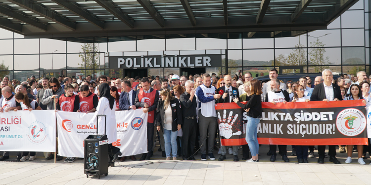 Bursa’da Sağlık Çalışanları ‘YETER ARTIK’ Dedi