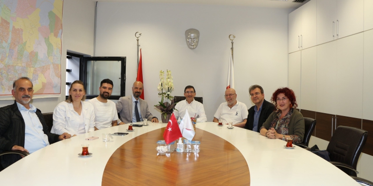 Bursa Eczacı Odası’na kutlama ziyareti