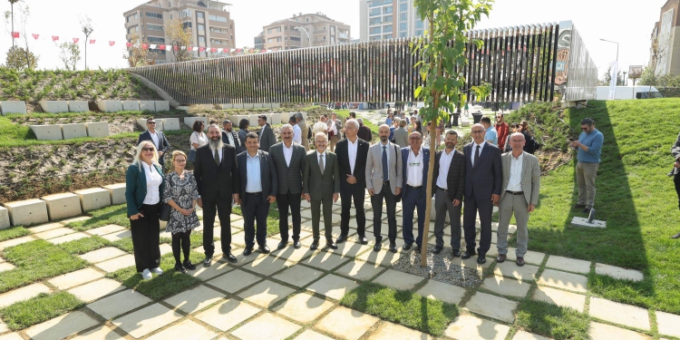 Dr. Refik Saydam Sağlıkçılar Parkı’nın Açılışına Katıldık