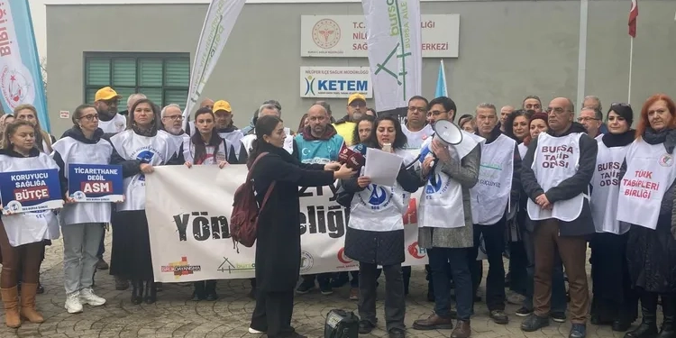 Bursa’da Sağlık Çalışanlarının Grevi Devam Ediyor