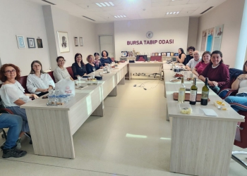 Oku/Yorumla/Yaz Grubu ‘Asılacak Kadın/ Pınar Kür’ için buluştu