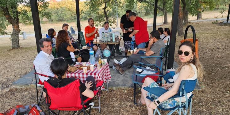 Oku/Yorumla/Yaz Grubu Etkinliği: Şiirini ve Sandalyeni Kap Gel! Gerçekleşti