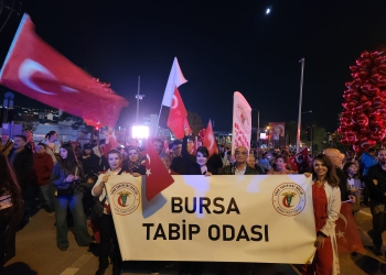Bursa Tabip Odası Cumhuriyet Yürüyüşü’nde! 