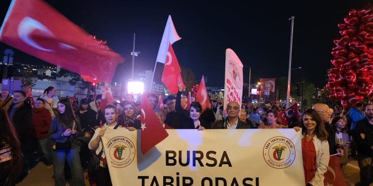 Bursa Tabip Odası Cumhuriyet Yürüyüşü’nde! 