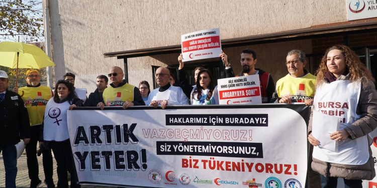 Sağlık Emekçileri Hakları İçin Bir Araya Geldi