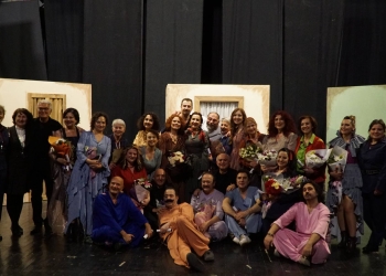 “Tersine Dünya” Sahnelendi: Tersine Dünya Değil, Yan Yana Dünya!