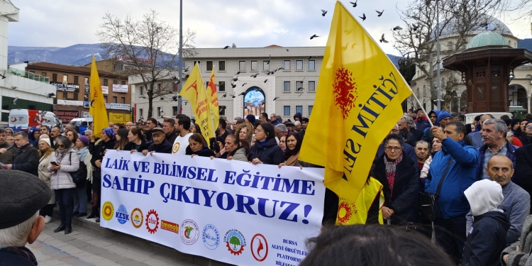 Bursa’da Laiklik Vurgusu: Kamusal Eğitimde Tarafsızlık Çağrısı