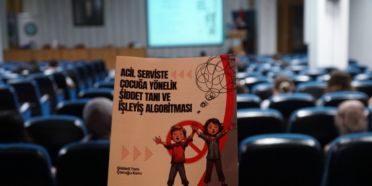 Tıp Fakültesi 4. Sınıf Öğrencilerine Kadına ve Çocuğa Yönelik Şiddet Anlatıldı